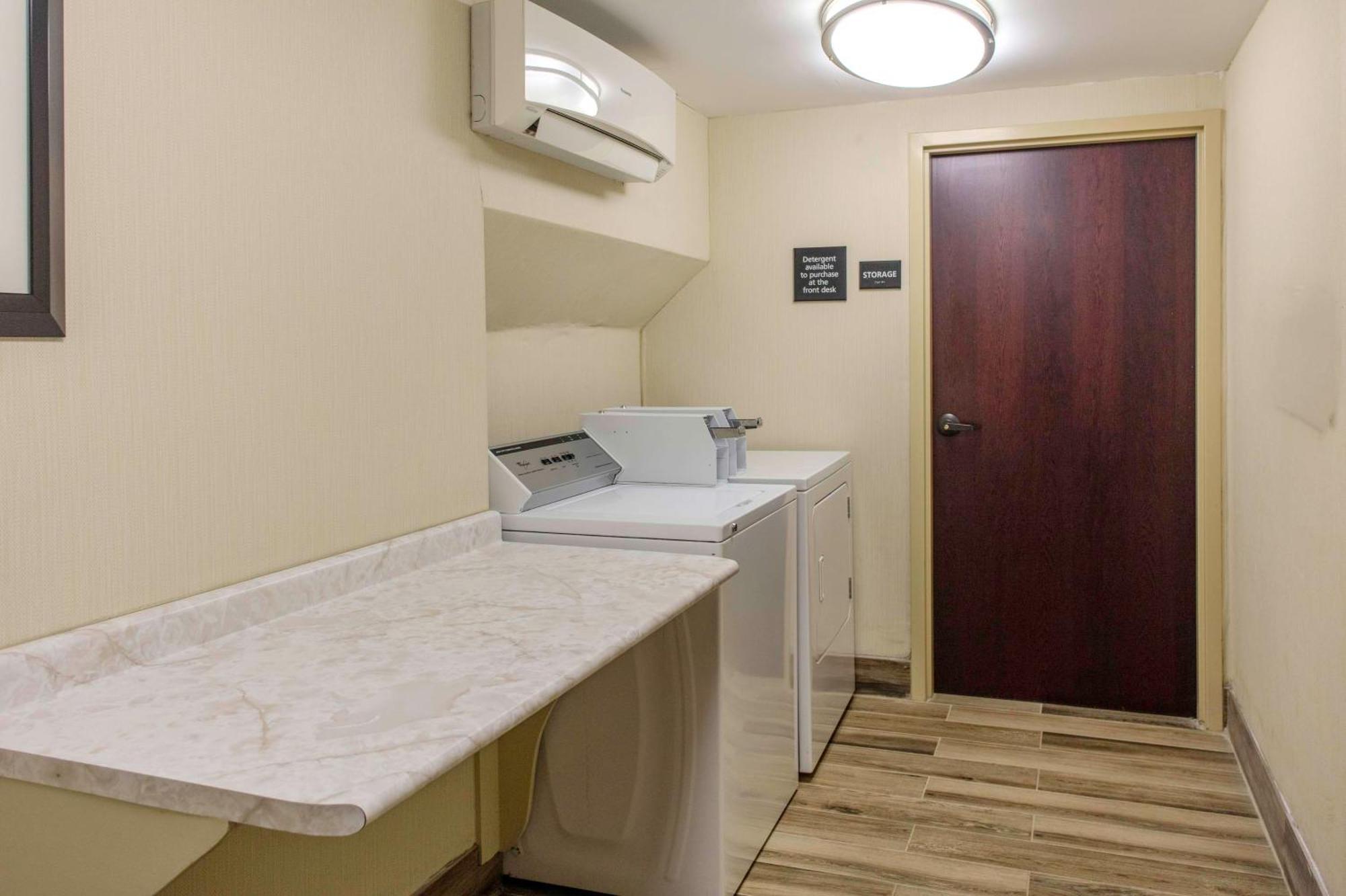 Hampton Inn Detroit Northville Exteriér fotografie
