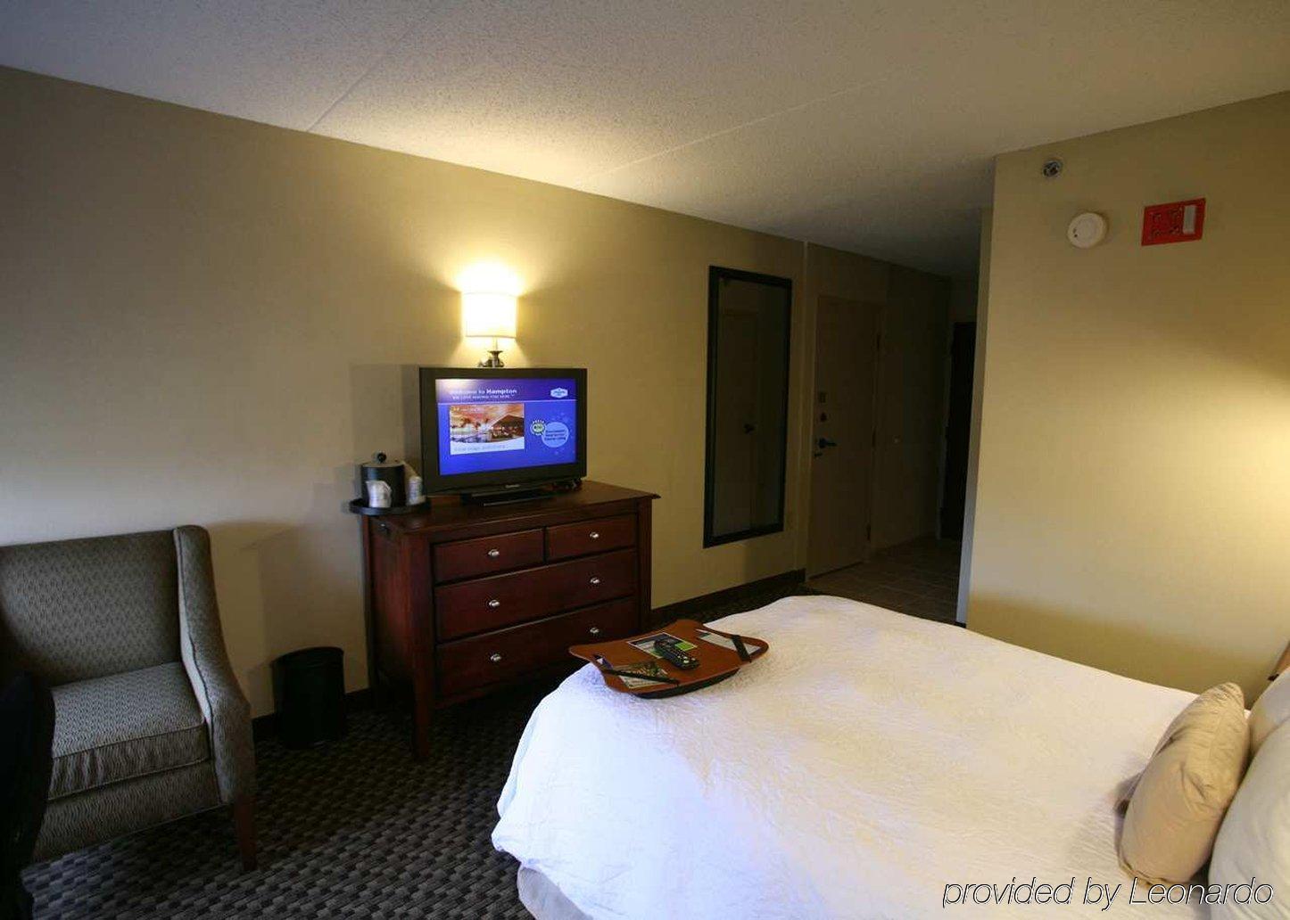 Hampton Inn Detroit Northville Pokoj fotografie